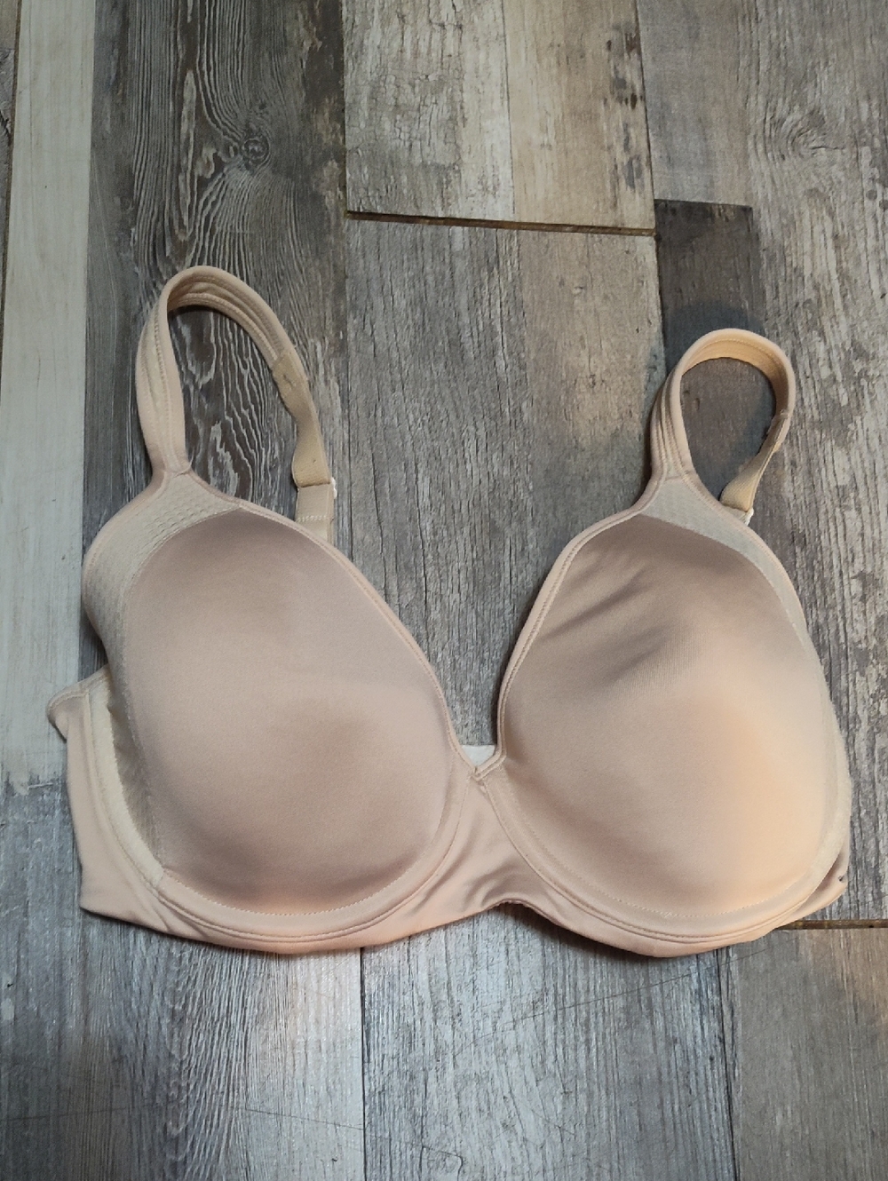 5/$25 SALE Bali Sz 36D Lightly Lined Underwire Smooth T-Shirt Bra in Light Nude